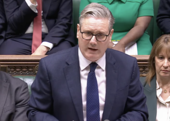 "Ils ont eu 14 ans" : Keir Starmer souligne l'incapacité des conservateurs à agir face au scandale des gangs de toilettage