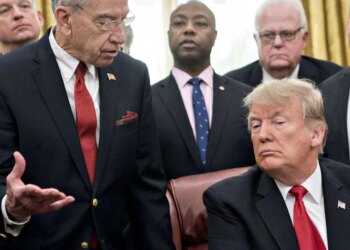 Le moment brûlant au micro du sénateur GOP fait un énorme trou dans la revendication clé de Trump